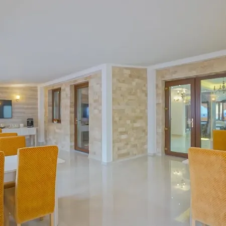 ゲストハウス Monarch House ブラショフ