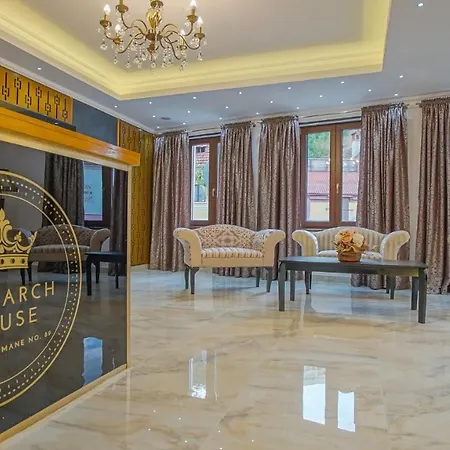 Monarch House 3* ブラショフ